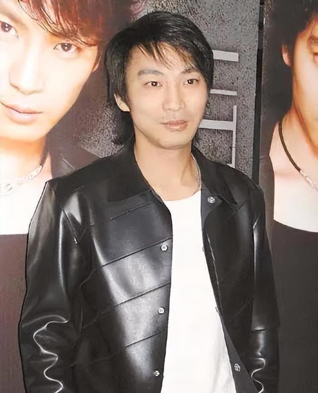 毁容|陈少华：春晚一曲成名，却被伴舞恶意伤害毁容，如今怎么样了？