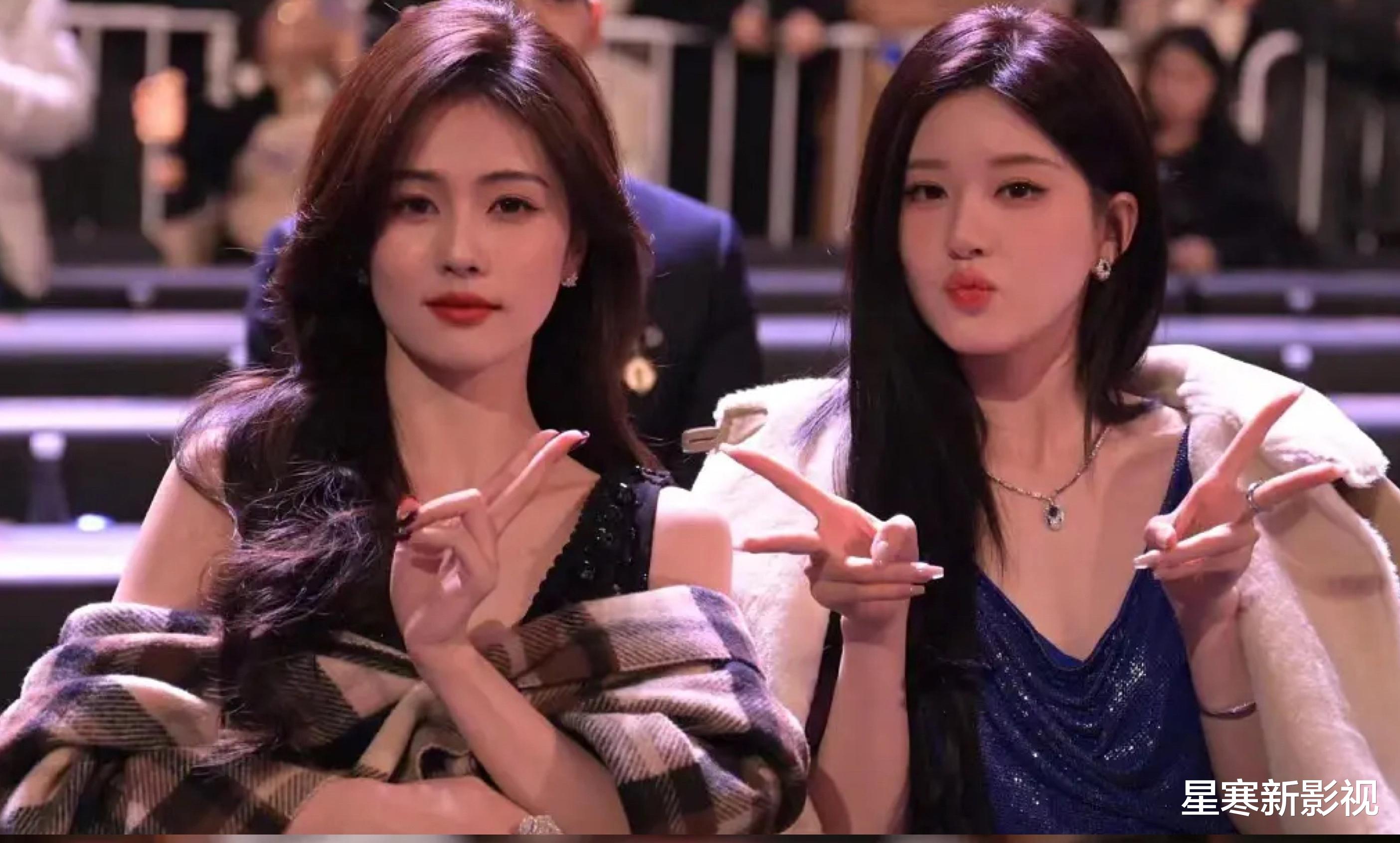 白鹿赵露思时隔一年再同框,两人妆造风格变化大,顶峰相见很惊喜