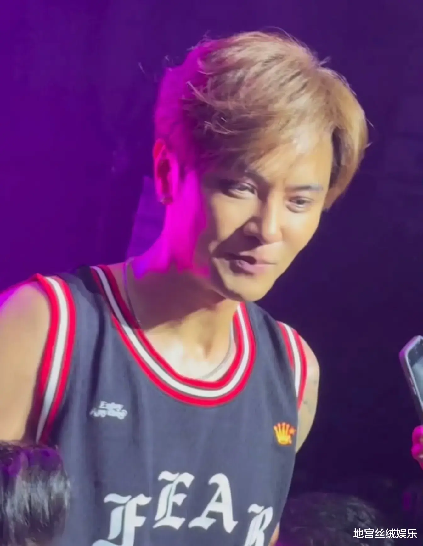 罗志祥整容了?面部僵硬脸肿不自然,发面像蜡像,拍照自证被嘲丑