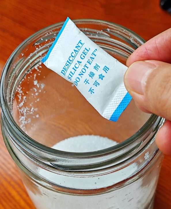 零食袋中的干燥剂,千万不要扔,用好了才明白原来这么“值钱”!