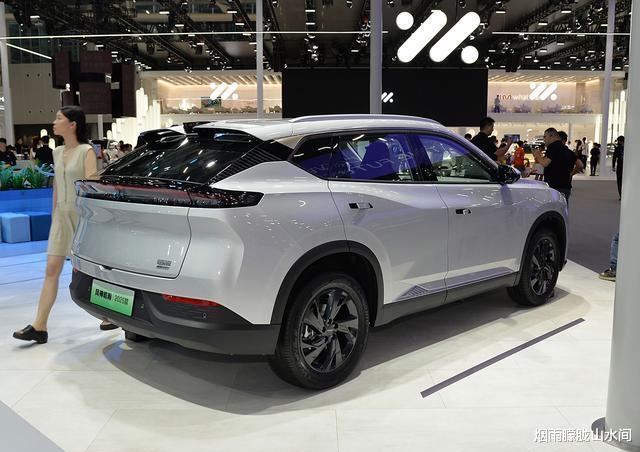 8.99万元起2025款东风风神皓瀚上市燃油混动双版本可选