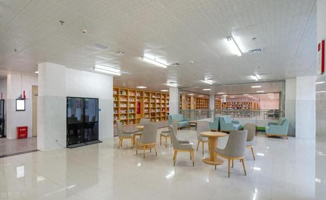 上海职业学校有哪些:上海超宇艺术高中学校