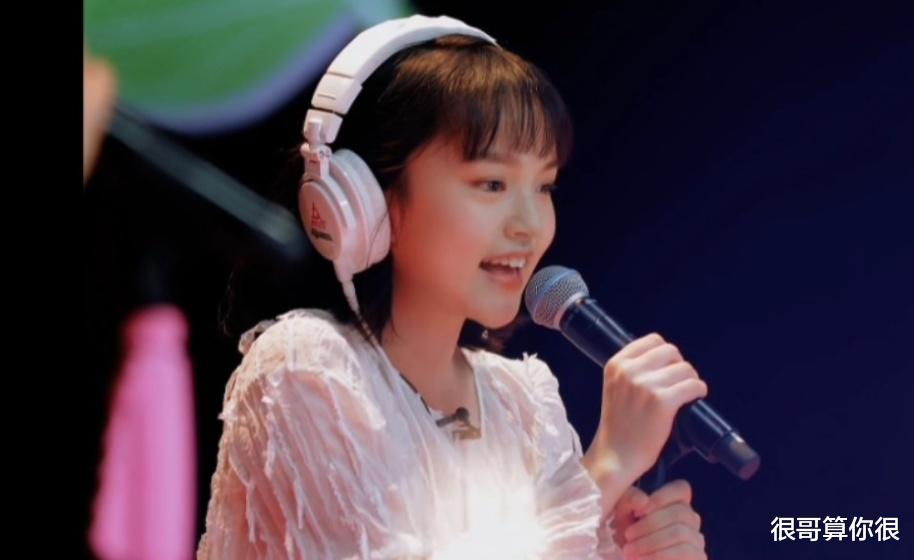 兰西雅:被宋丹丹认可没火,搭档王一博没红,今凭山花烂漫时出圈