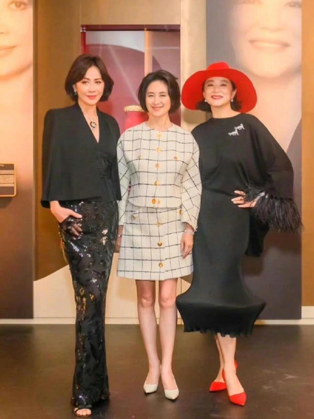 看了69岁林青霞和73岁刘晓庆的近照,才发现:绝色和漂亮的区别