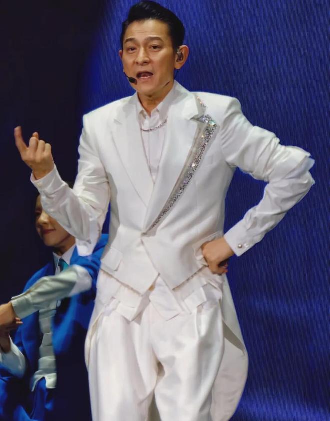 突发!刘德华台北演唱会紧急取消,承诺全额退票,补办场次引期待