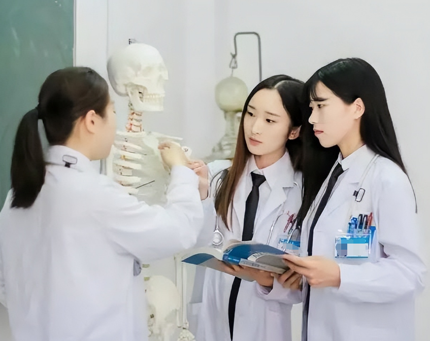 男大学生“理想女友”职业排名,公务员仅排第二,榜首才是香饽饽