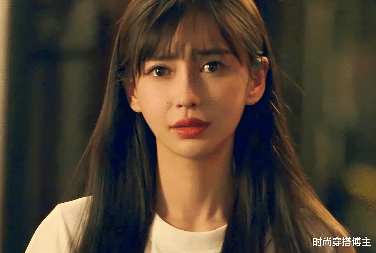 明明32岁二婚带俩娃,叶珂是如何拿下黄晓明的?