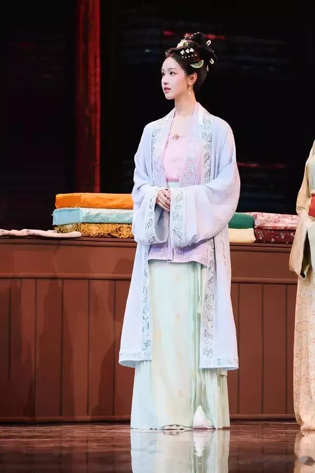 陈都灵|陈都灵《国家宝藏》南宋造型惊艳,古韵犹存,演绎南宋风华