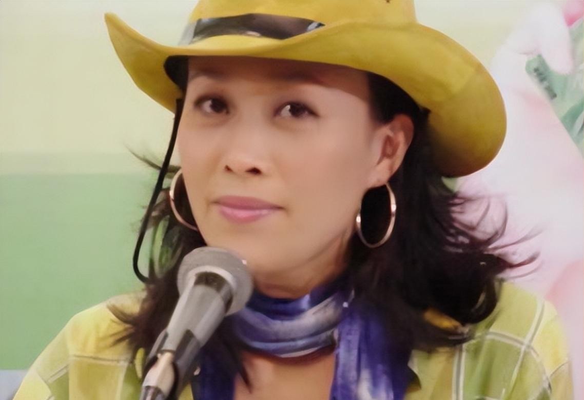 谁也没想到,70岁香港天后甄妮,会以这种方式,给刀朗狠狠出了一口恶气