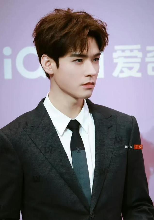 12月7日一夜,美男洗牌,杨洋登顶,黄景瑜10成毅9王一博3肖战第2