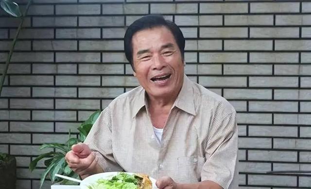 “6个老婆”同住一室,每人每月7万零花钱!71岁又娶第七房姨太太