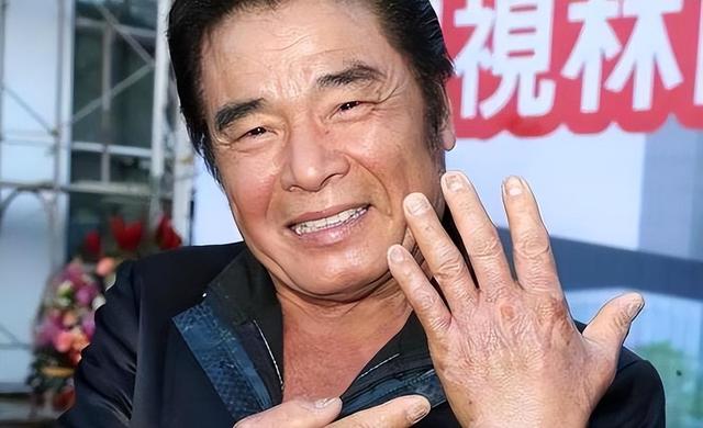 雷洪:6个老婆同住一屋,每人每月7万零花钱,71岁又娶第七房娇妻