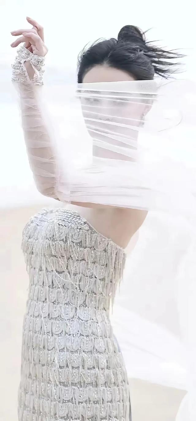 美女系列壁纸第4684期—徐璐