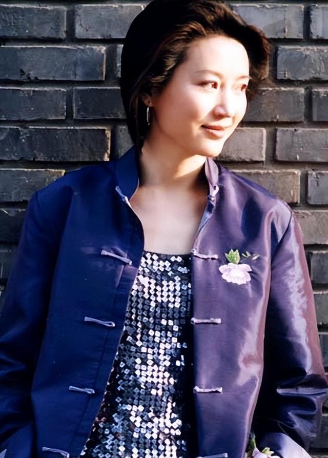 “最旺夫”的央视主持人,两任丈夫,一个是房产大亨,一个是副国级