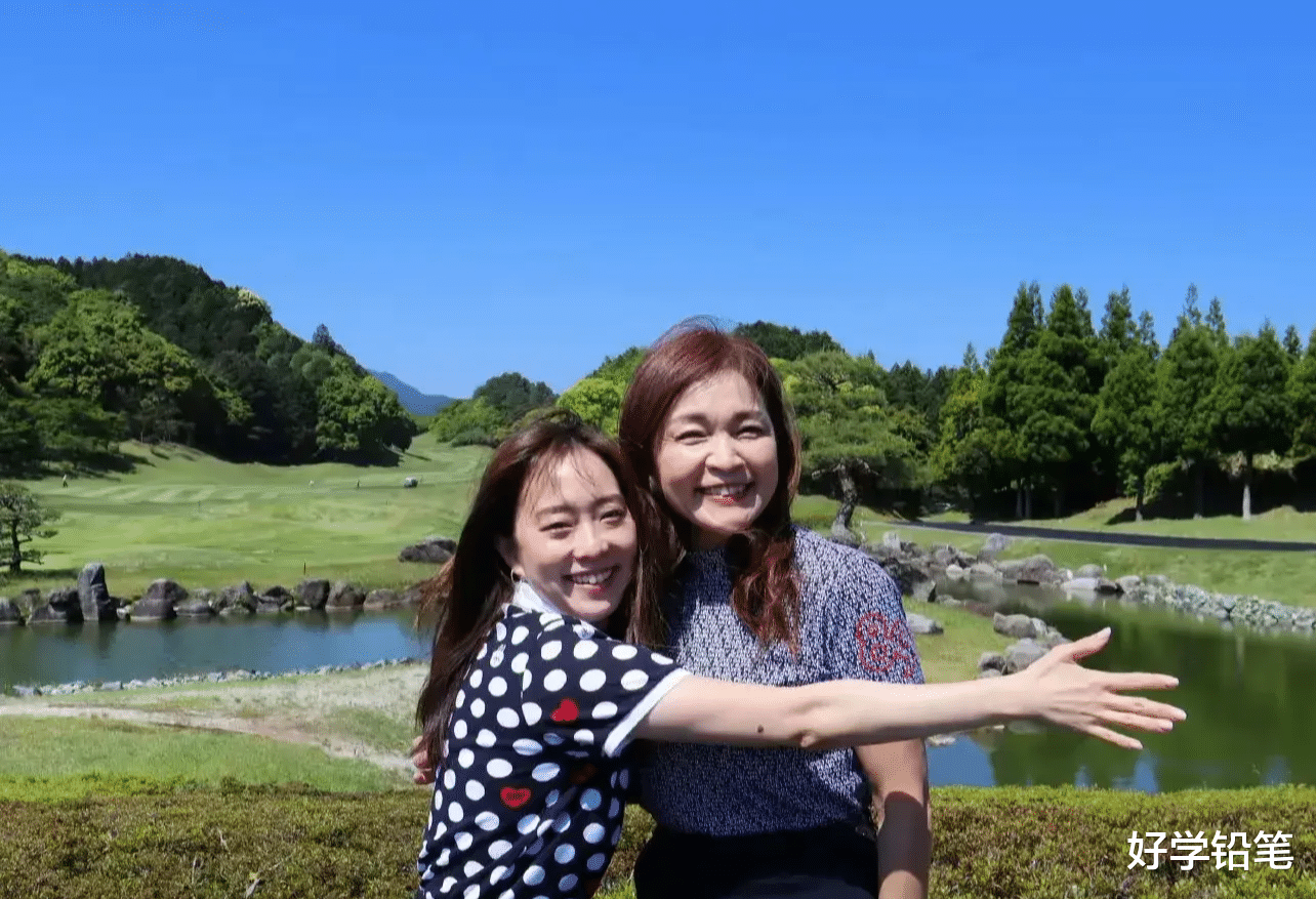 石川佳纯母亲：女儿心里住着一个人，心疼她单身10年，每年都催婚