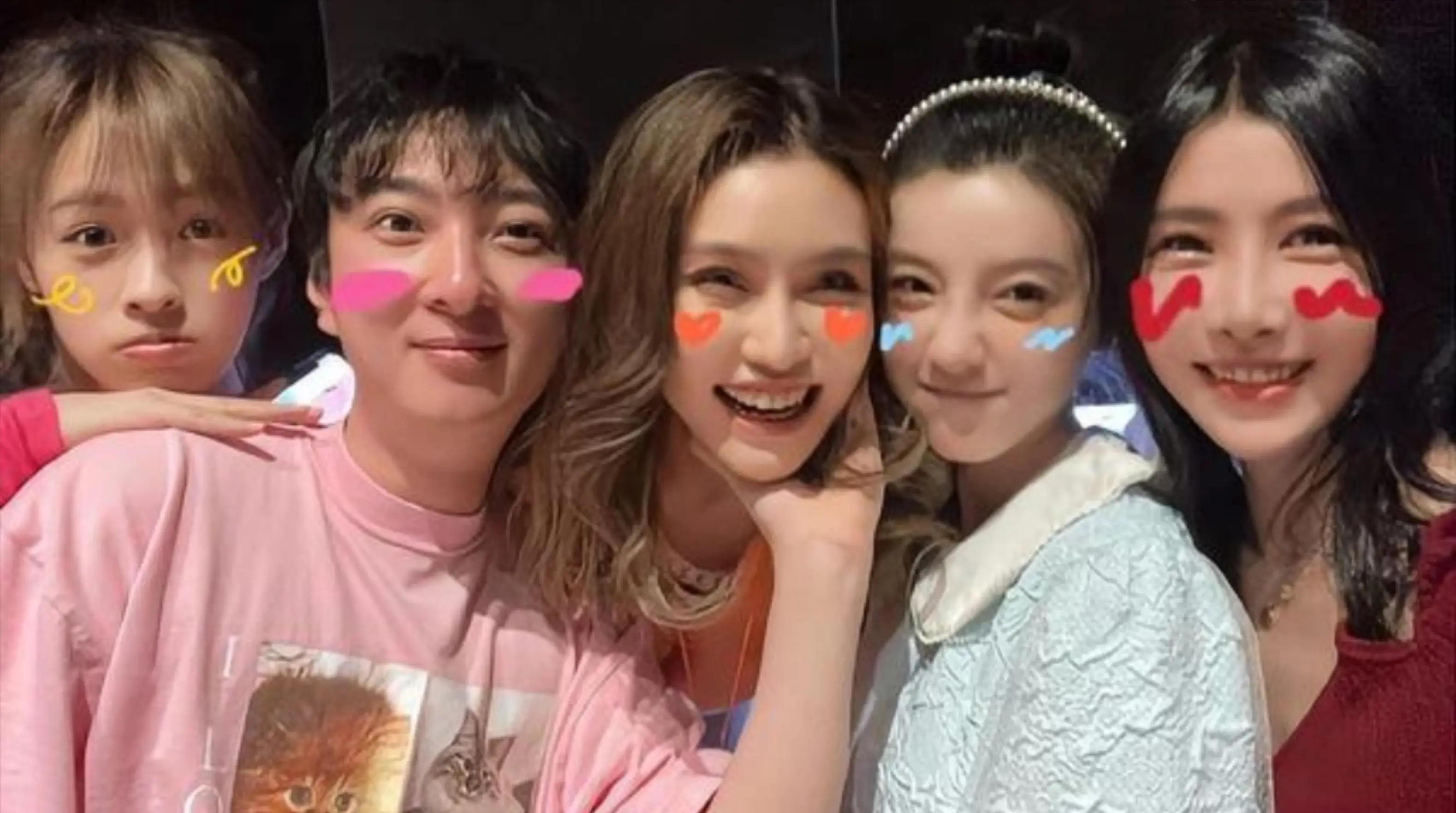 黄一鸣称被断章取义,否认让孩子继承王思聪家产,迅速开直播带货