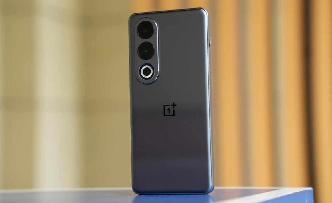 OPPO彻底发飙了，12GB+512GB跌至1676元，高性价比手机很厚道