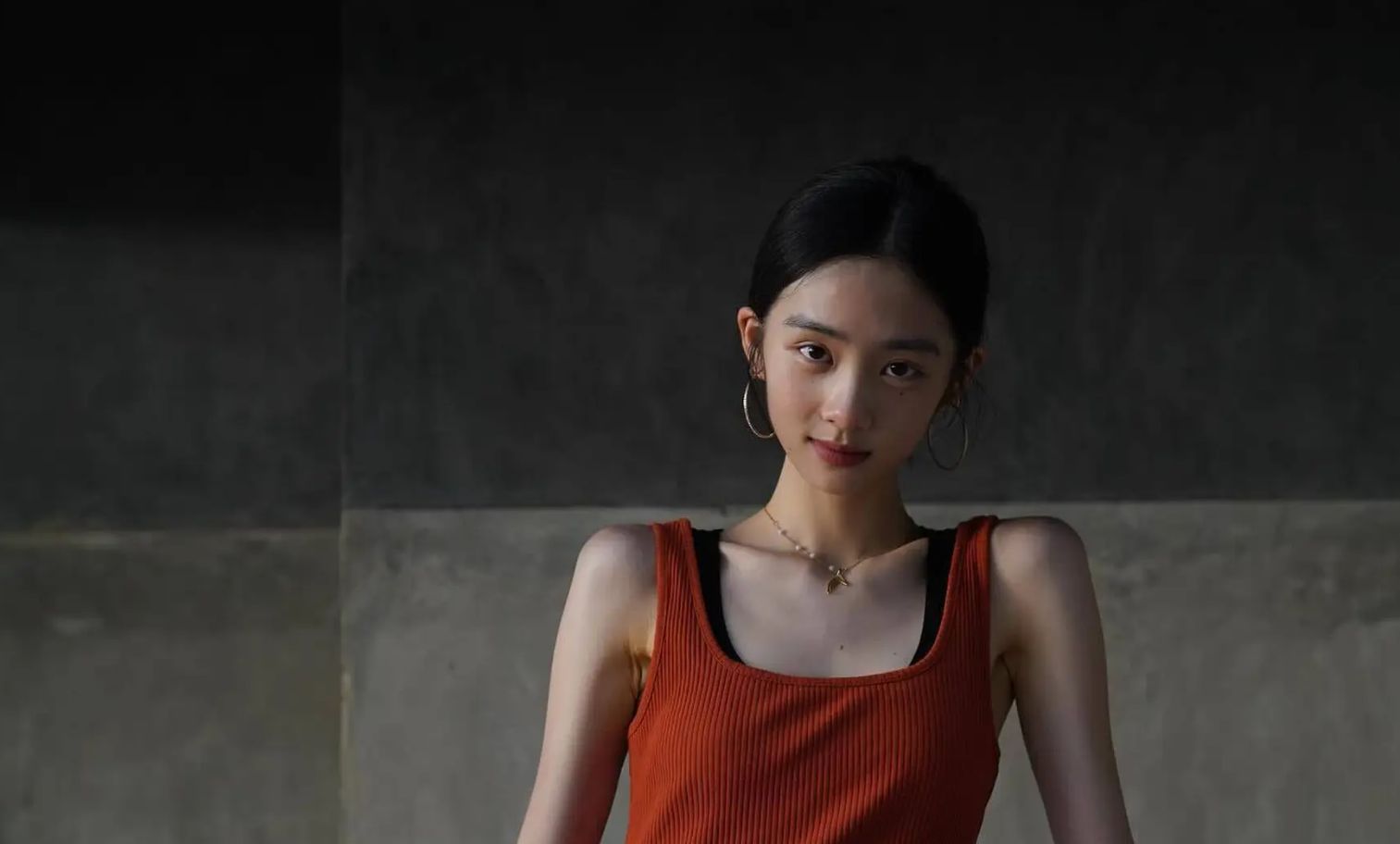 18 岁黄多多近照曝光!这纤细身材,网友直呼 “认不出”