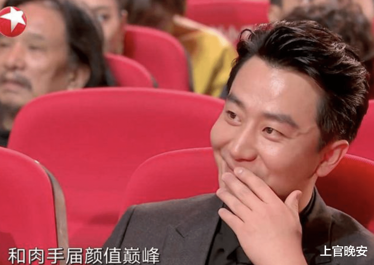 好绝的一张脸,好丑的一双手,剧里这几位演员伸出手能把观众笑死