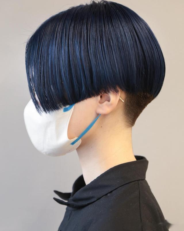 今日流行新风尚:后脖起发脚的女士短发