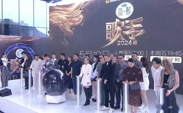 曝歌手2024出场费,亚当62万,最高不是那英,他的费用是亚当4倍