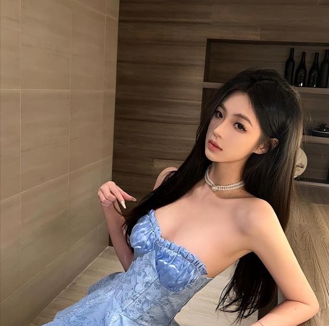 疑王思聪新女友身份被扒,三周前才满20岁,私密照泄露引热议!