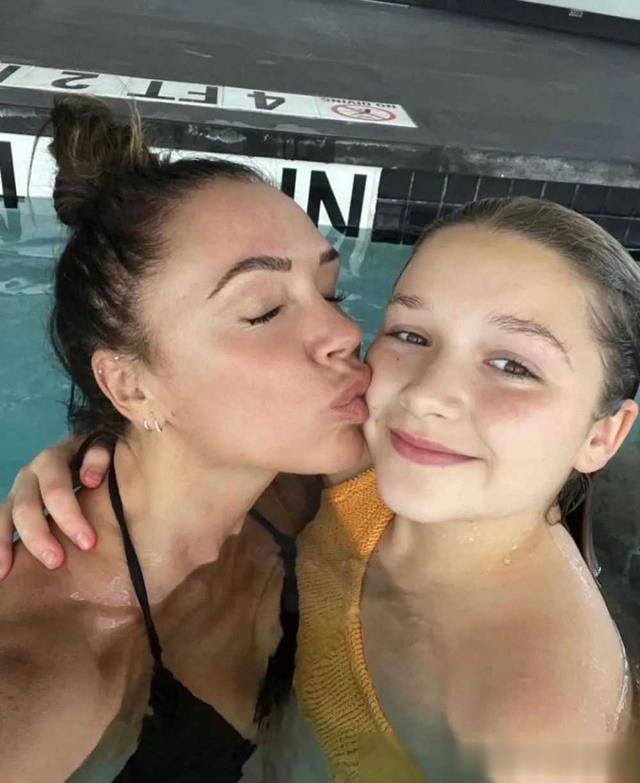 贝克汉姆唯一女儿，不准上网、被禁止化妆出门，竟然被夸做得对？