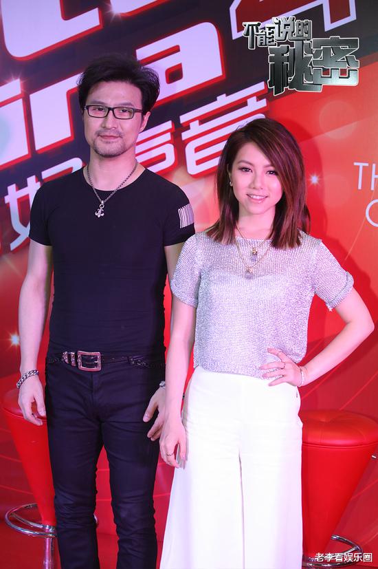 邓紫棋演唱会再创纪录,将皮裤换成丝袜高跟鞋,果然更有魅力!