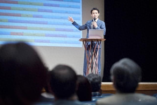 40 岁的人找不到工作,完全是活该!谁让你 20 岁时不努力!