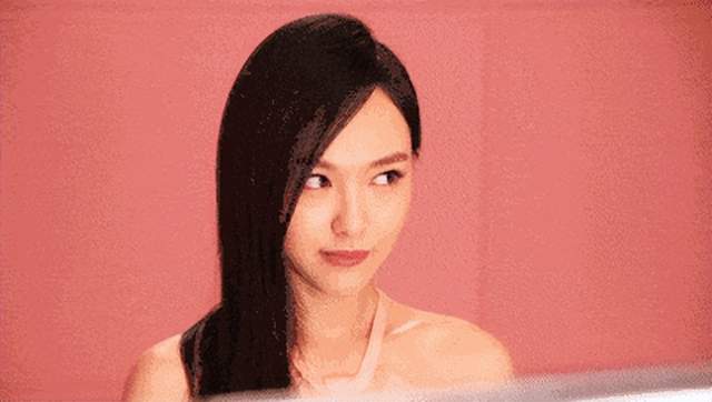 40岁唐嫣宣布喜讯,全网炸锅:三年了,终于等到这一天!