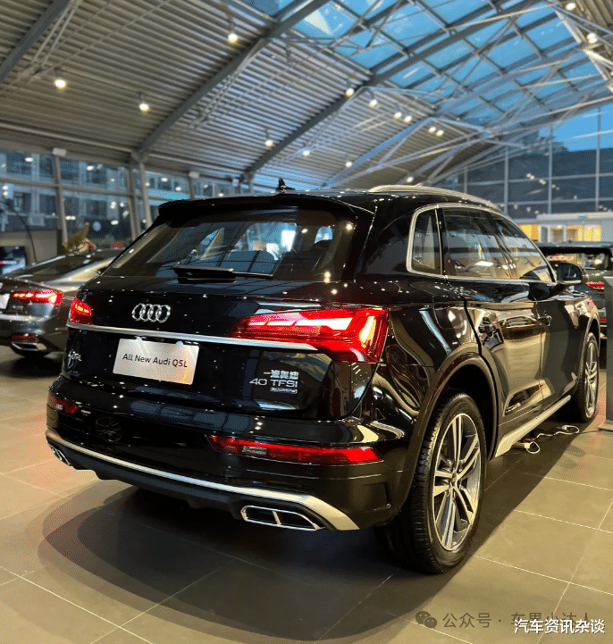 奥迪Q5L暴降24万！2.0T+四驱才26万，比X3便宜8万，宝马奔驰慌了