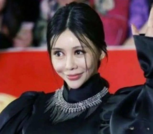 8位被整容\硅胶脸\害惨的好演员,蔡明脸肿嘴歪,刘晓庆笑不出来