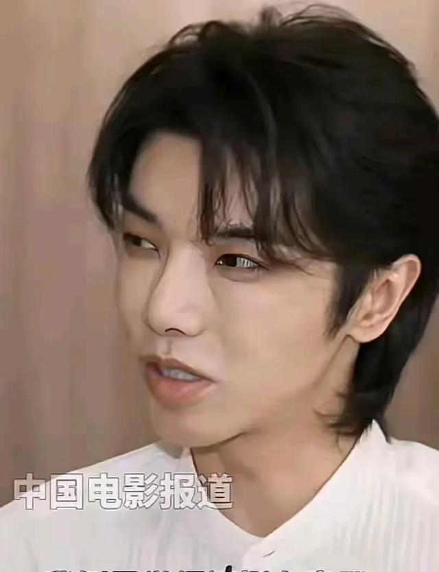 明星怼脸拍生图，无滤镜下的真面目，网友：粉丝看了都要吓跑脱粉