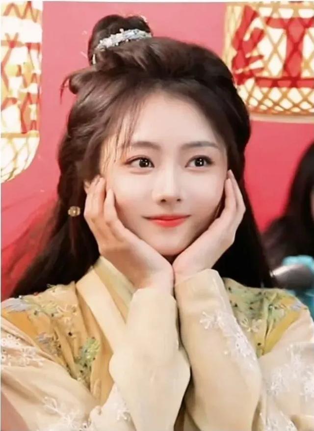 谭松韵新剧造型像黄蓉，古早武侠味拉满，灵动娇俏少女有了脸