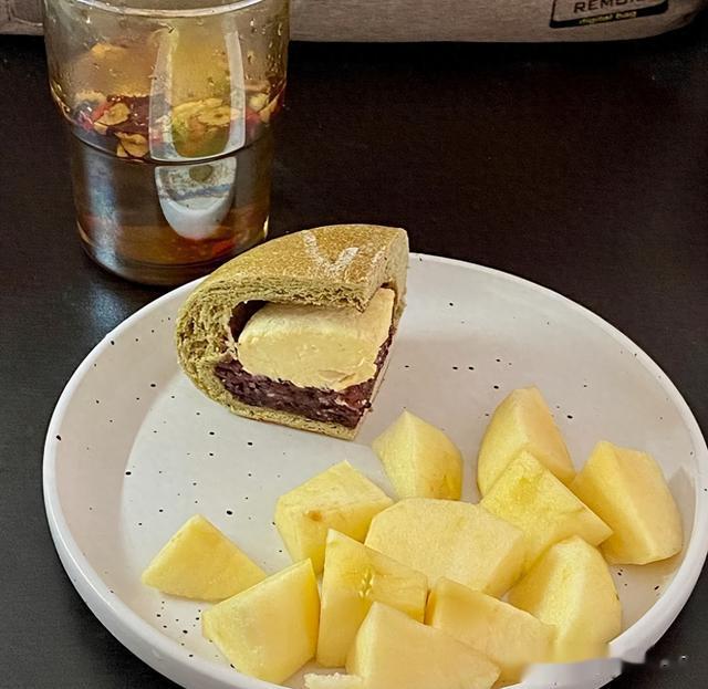 上海女子吐槽婆婆做的饭菜,婚后4个月瘦25斤,网友:我也不够吃