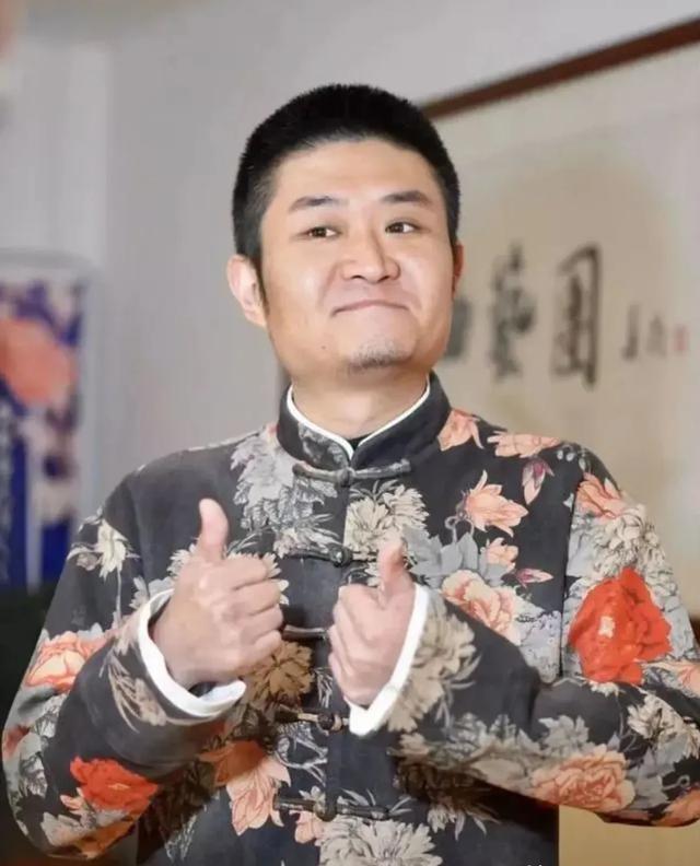 侯耀华拉黑苗阜,苗阜霸气回应:拉黑,我干爹师胜杰也是关门弟子