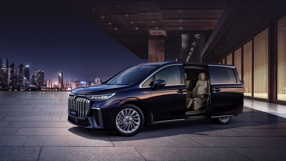 全球首款搭载“华为智驾”+鸿蒙座舱的MPV，战力飙升，还要啥腾势D9？