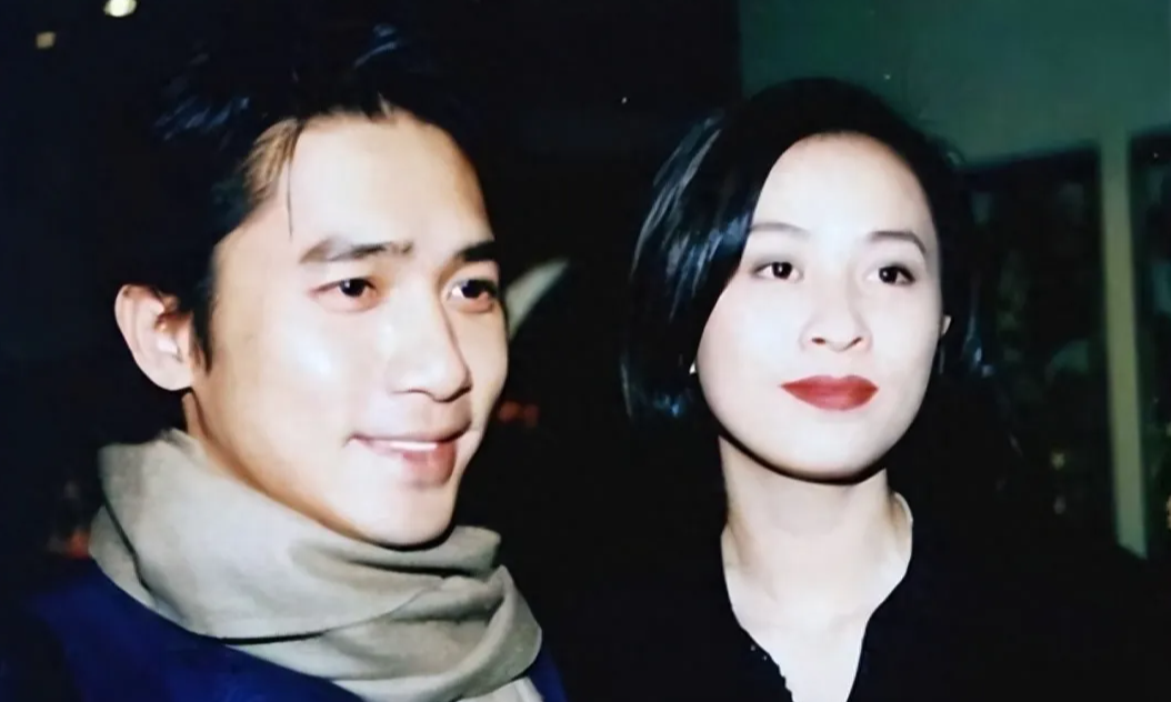 62岁梁朝伟突然官宣!全网:42年了,终于等到这一天!