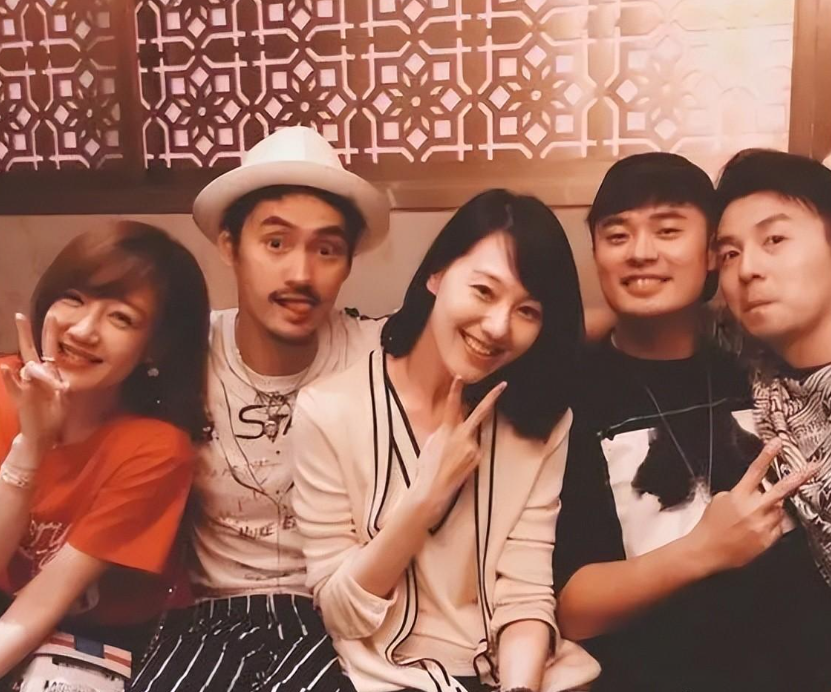 秀幸福的胡歌，戳穿了薛佳凝的悲惨处境，终于想起秦海璐的话了