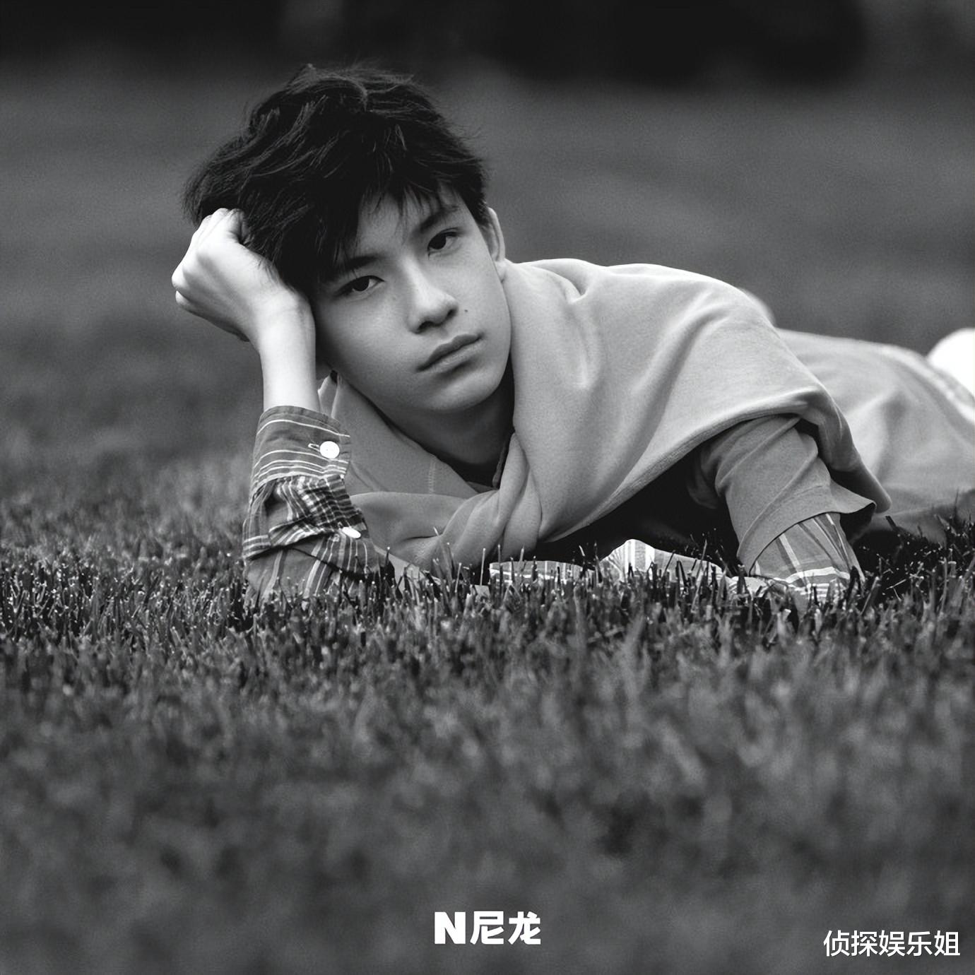 董洁与儿子首封曝光,15岁顶顶明星范足,遗传爸妈高颜值又高又帅