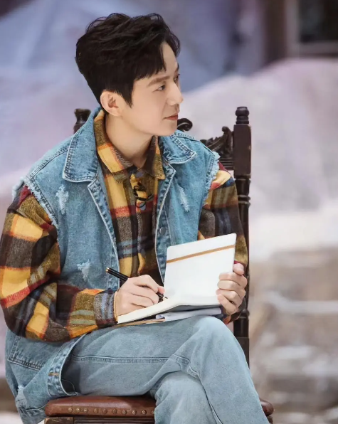 戏子误国!国家终出手,人民日报发声撕掉这4位明星的遮羞布?