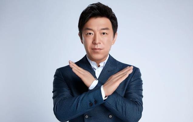 直到看清张颂文如今的处境,才明白“消失”的黄渤有多精明