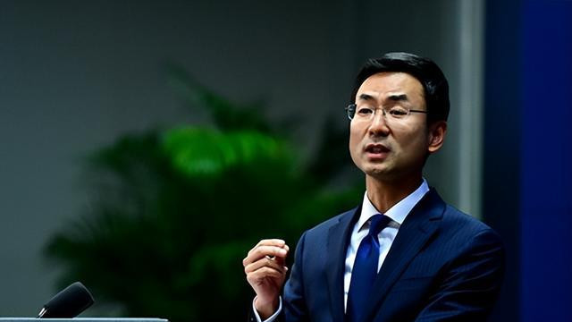 同样是任正非的基因，把孟晚舟和姚安娜一对比，差距明显就出来了