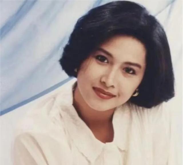 58岁邵美琪:错过郑伊健后连遇渣男,摆脱爱情魔咒,如今优雅老去