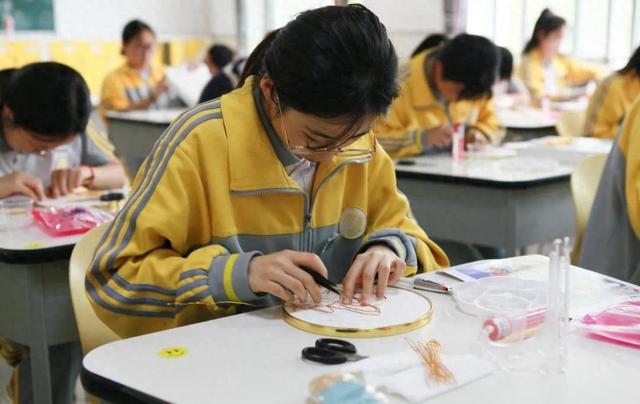 职校劳动技能文化节，近3000名学生比拼技能功底