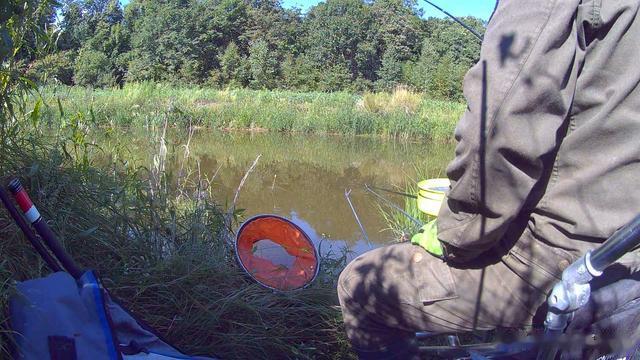 野钓用蚯蚓调平水是有条件的，不能一概而论，跟浮漂有直接关系