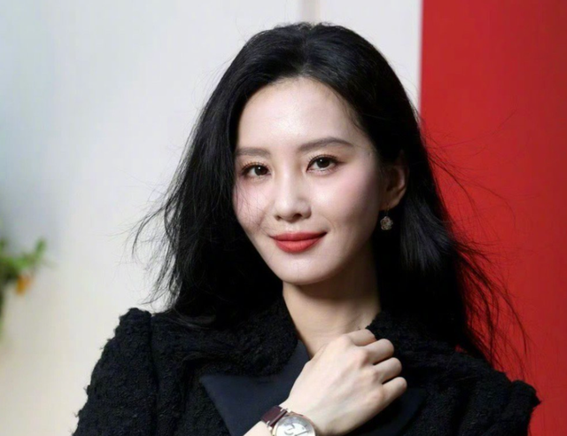 潘展乐意外卷入合影争议,刘诗诗被批“蹭上瘾”,奥运也不放过