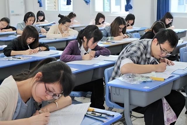 教育部门下发一条消息,关乎师范生就业问题,预计八月份施行