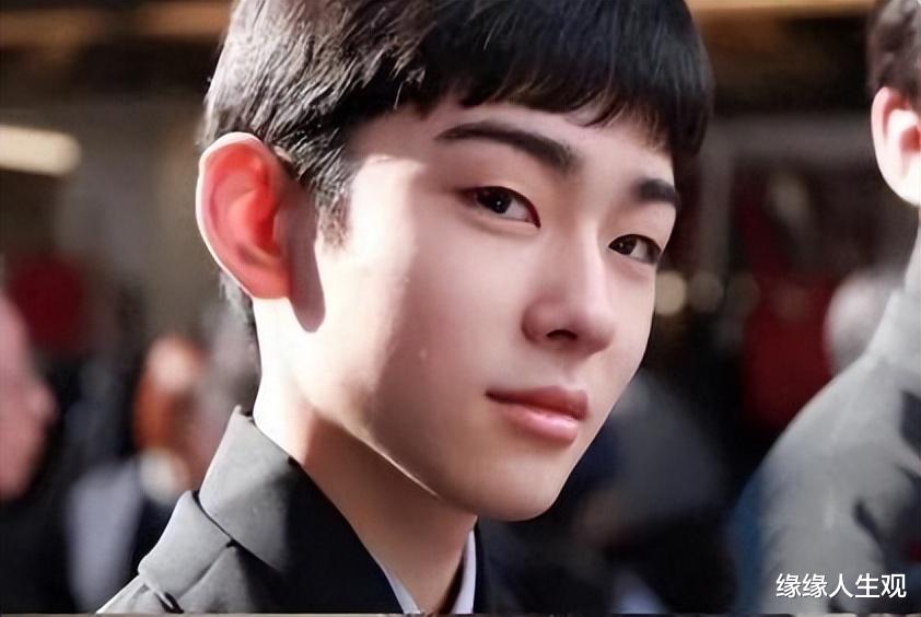 “歌舞伎王子”长残了:门牙略显稀松,眼神呆滞,19岁就萎靡不振