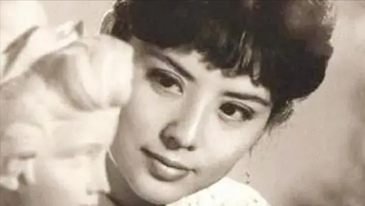 她被誉为中国第一美妇,为显年轻28年不近男色,如今66岁状态惊人